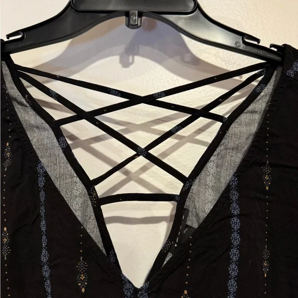 Torrid Flowy Blouse - Picture 7 of 7